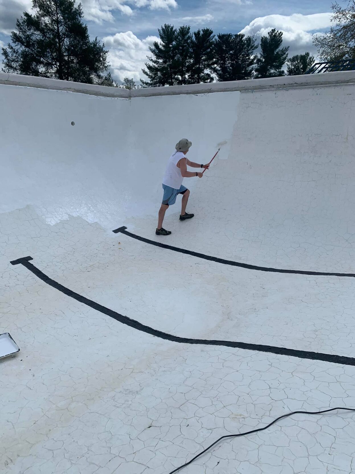 painting Fieldale pool